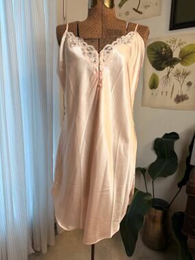 Vintage Bali Studio Women’s Slip Dress Large Pink Satin Lace Nightie Coquette